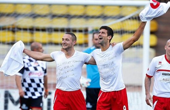 德约科维奇迎来十赛季高光表现，切尔西球迷沸腾！